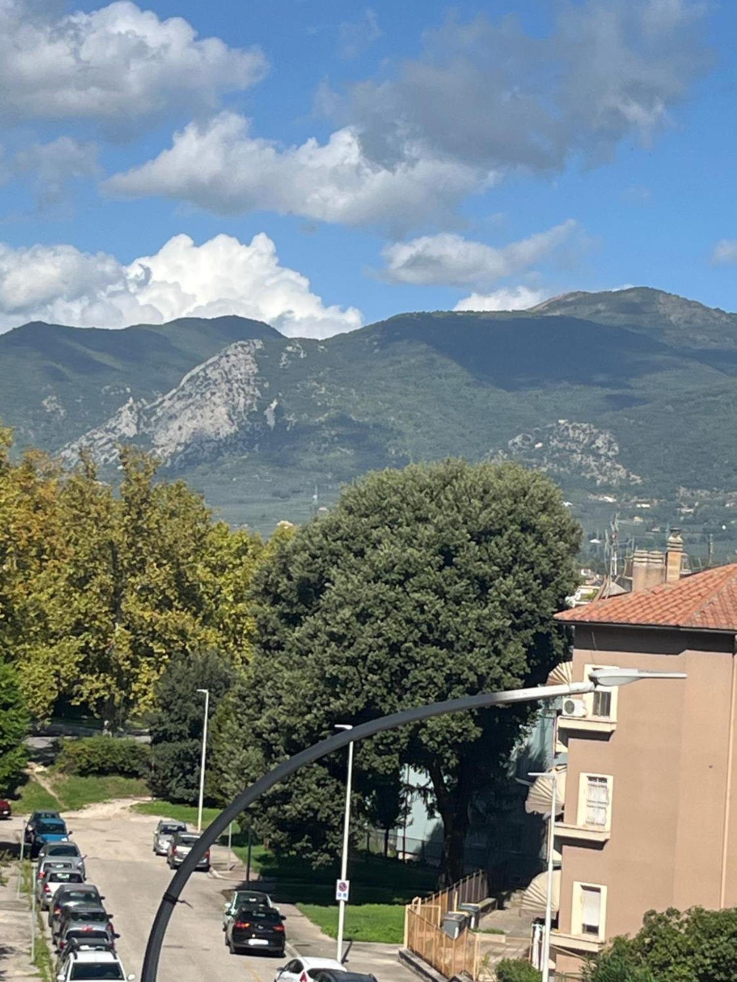 Alloggio Primavera แตร์นี ภายนอก รูปภาพ